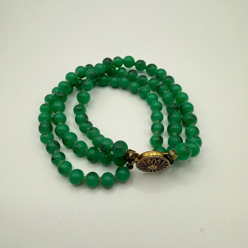 Vintage Triple Strand Green Speckled Bead‎ Bracelet Sterling Silver Clasp
